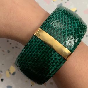 💜 3/$50 vintage green snakeskin bangle